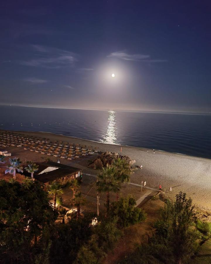Paradise Suites La Cubana Beach Фуэнхирола Экстерьер фото